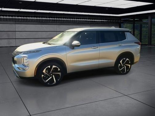 2024 Mitsubishi Outlander SE Black Edition