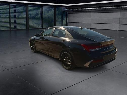 2024 Hyundai ELANTRA HEV Blue