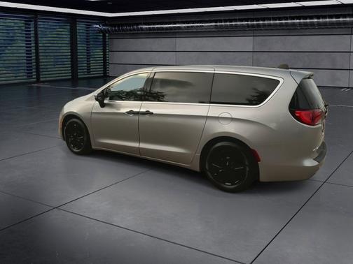 2019 Chrysler Pacifica L