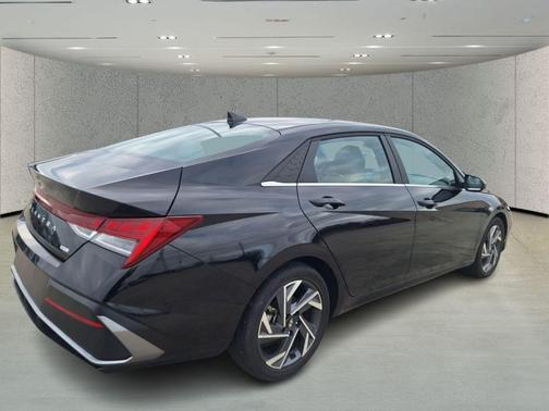 2025 Hyundai ELANTRA HEV Limited