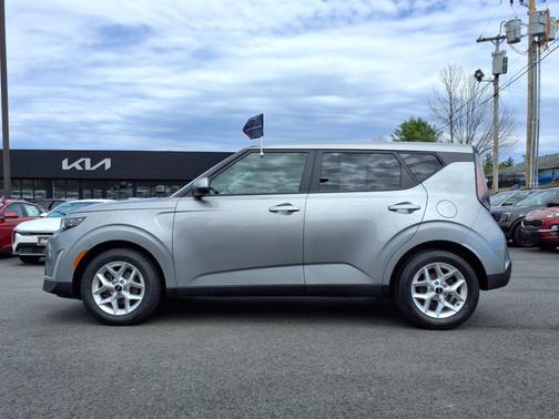 2023 Kia Soul LX TECHNOLOGY