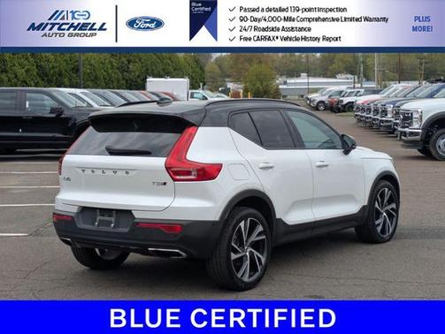 White 2019 Volvo XC40 T5 R-DESIGN