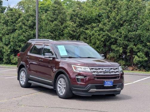 BURGUNDY VELVET MET TINT CC 2018 Ford Explorer XLT