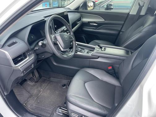 2024 Toyota Grand Highlander Hybrid XLE