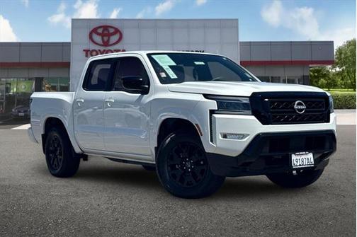 2023 Nissan Frontier SV