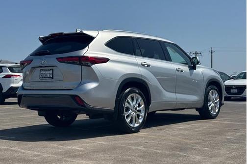 2022 Toyota Highlander Limited