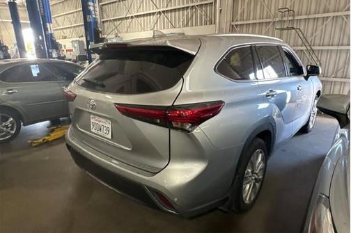 2022 Toyota Highlander Limited