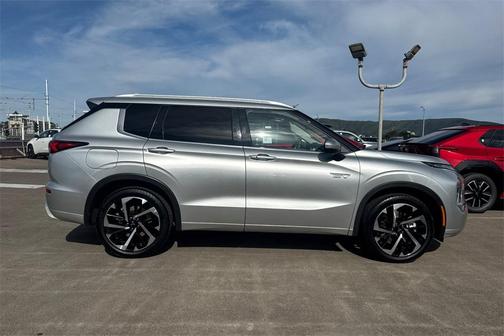 2024 Mitsubishi Outlander PHEV SEL