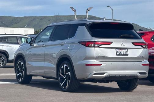 2024 Mitsubishi Outlander PHEV SEL