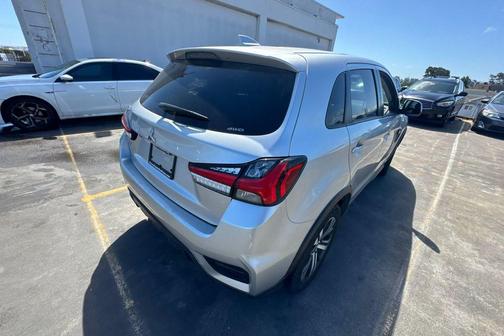 Alloy Silver Metallic 2024 Mitsubishi Outlander Sport 2.0 ES