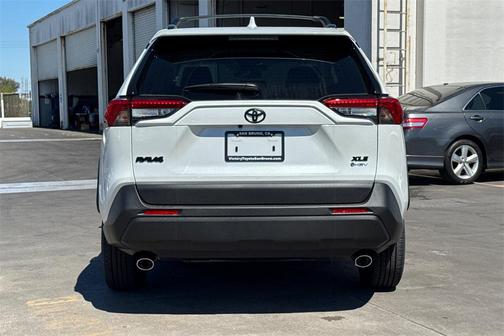 2025 Toyota RAV4 Hybrid XLE Premium