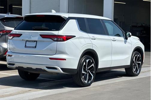 2023 Mitsubishi Outlander SE 2.5 S-AWC