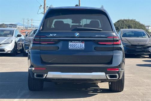 2025 BMW X7 xDrive40i