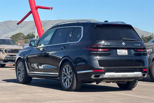 2025 BMW X7 xDrive40i
