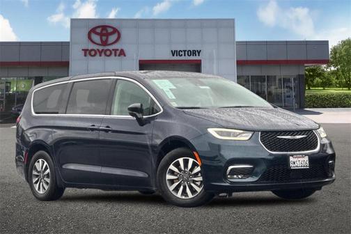 2024 Chrysler Pacifica Hybrid Select