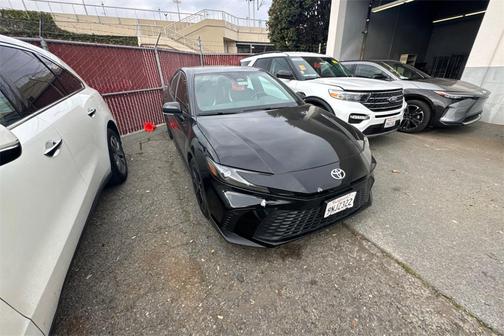 2025 Toyota Camry SE