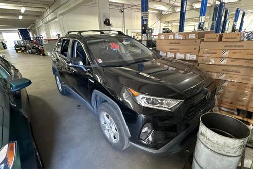 2021 Toyota RAV4 Hybrid XLE