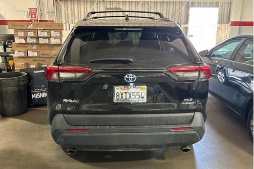 2021 Toyota RAV4 Hybrid XLE