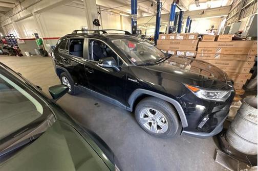 2021 Toyota RAV4 Hybrid XLE