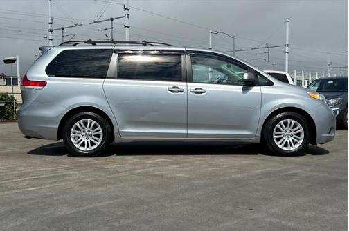 2014 Toyota Sienna XLE