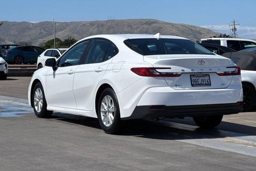 Ice Cap 2025 Toyota Camry LE