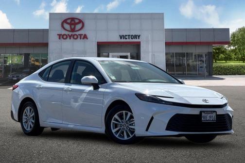 Ice Cap 2025 Toyota Camry LE