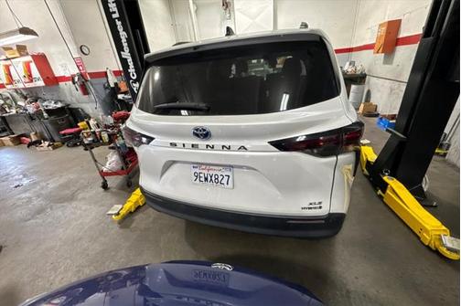 2023 Toyota Sienna XLE 8 Passenger