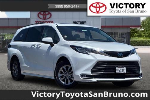 2023 Toyota Sienna XLE 8 Passenger