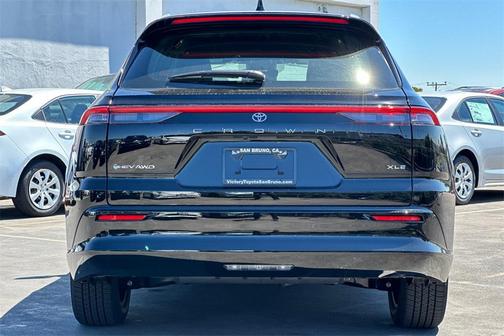 2025 Toyota Crown Signia XLE