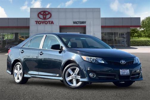 2014 Toyota Camry SE