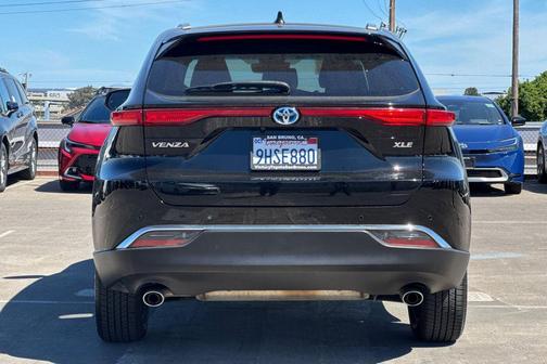 Black 2023 Toyota Venza XLE