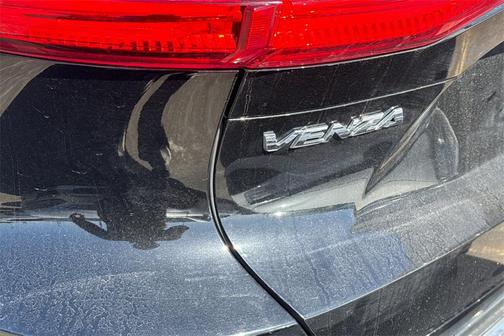 2023 Toyota Venza XLE