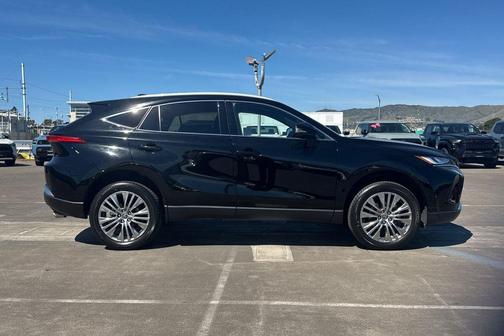 Black 2023 Toyota Venza XLE