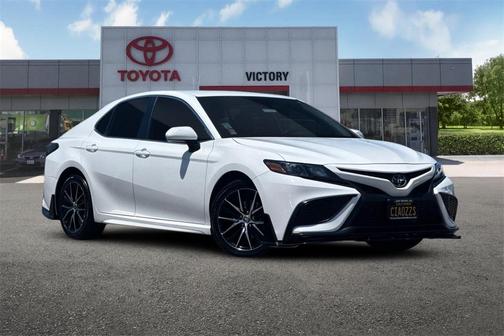 2024 Toyota Camry SE