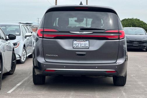 Granite Crystal Metallic Clearcoat 2023 Chrysler Pacifica Touring L