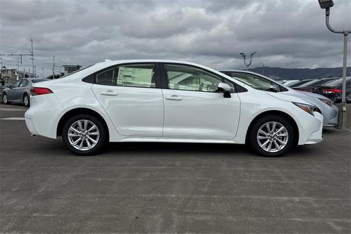 2026 Toyota Corolla Hybrid LE