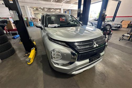 2023 Mitsubishi Outlander SE 2.5 S-AWC