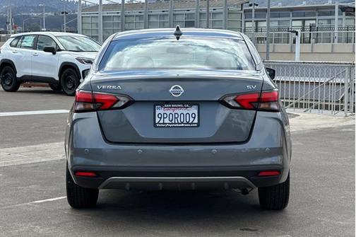 2021 Nissan Versa 1.6 SV
