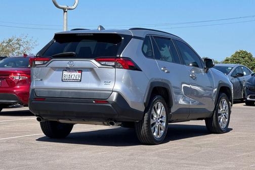 Silver Sky Metallic 2021 Toyota RAV4 XLE Premium