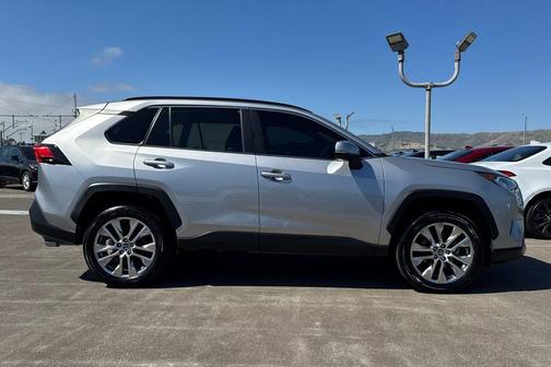 Silver Sky Metallic 2021 Toyota RAV4 XLE Premium