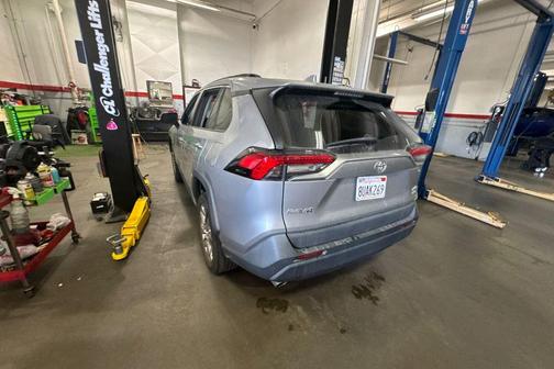 Silver Sky Metallic 2021 Toyota RAV4 XLE Premium