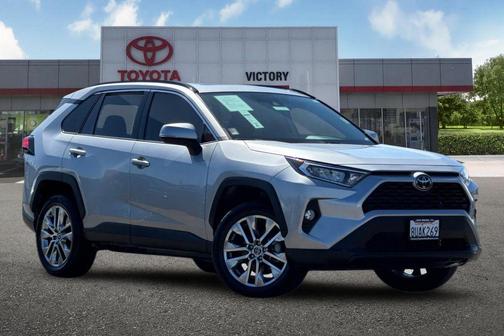 Silver Sky Metallic 2021 Toyota RAV4 XLE Premium