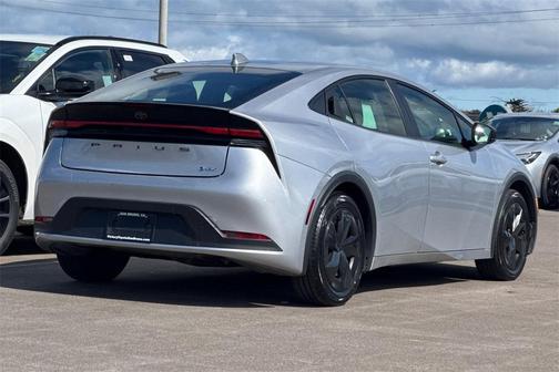 2025 Toyota Prius LE