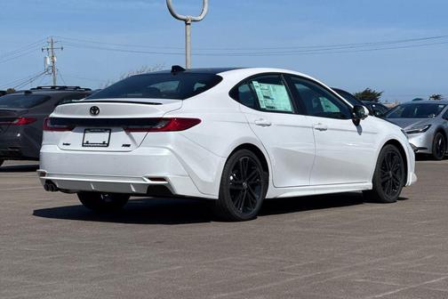 Wind Chill Pearl 2026 Toyota Camry XSE