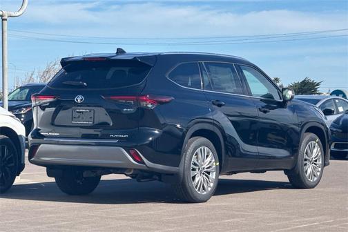 2026 Toyota Highlander Hybrid Platinum