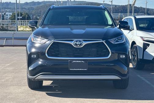 2026 Toyota Highlander Hybrid Platinum