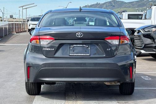 2025 Toyota Corolla LE