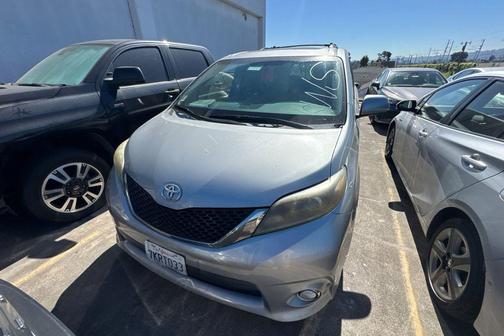 2015 Toyota Sienna SE