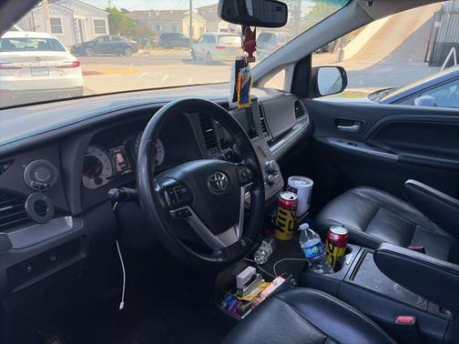 2015 Toyota Sienna SE