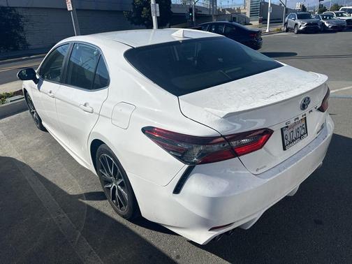 2024 Toyota Camry Hybrid SE
